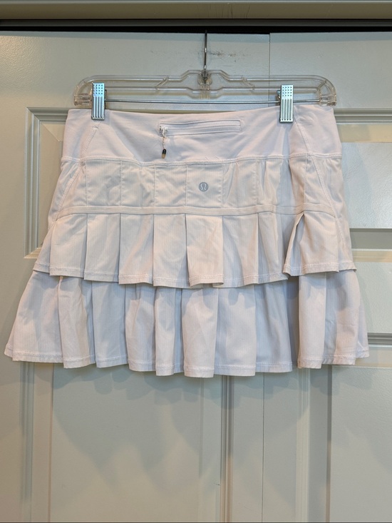 lululemon athletica Dresses & Skirts - lululemon athletica pacesetter skirt White Size 6 Tiered Pleated Athletic Skirt